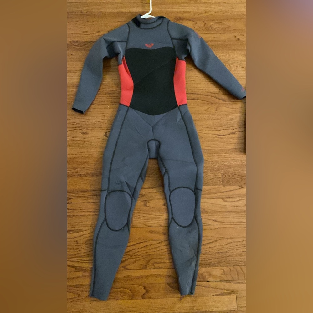 ROXY FULL WETSUIT SIZE 12 girls